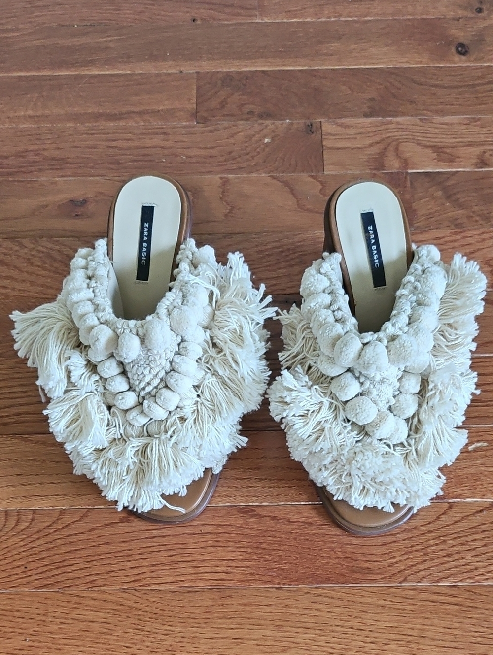 Sz 37 Zara Cream Fringe Pom-Pom Mules (Never Worn)